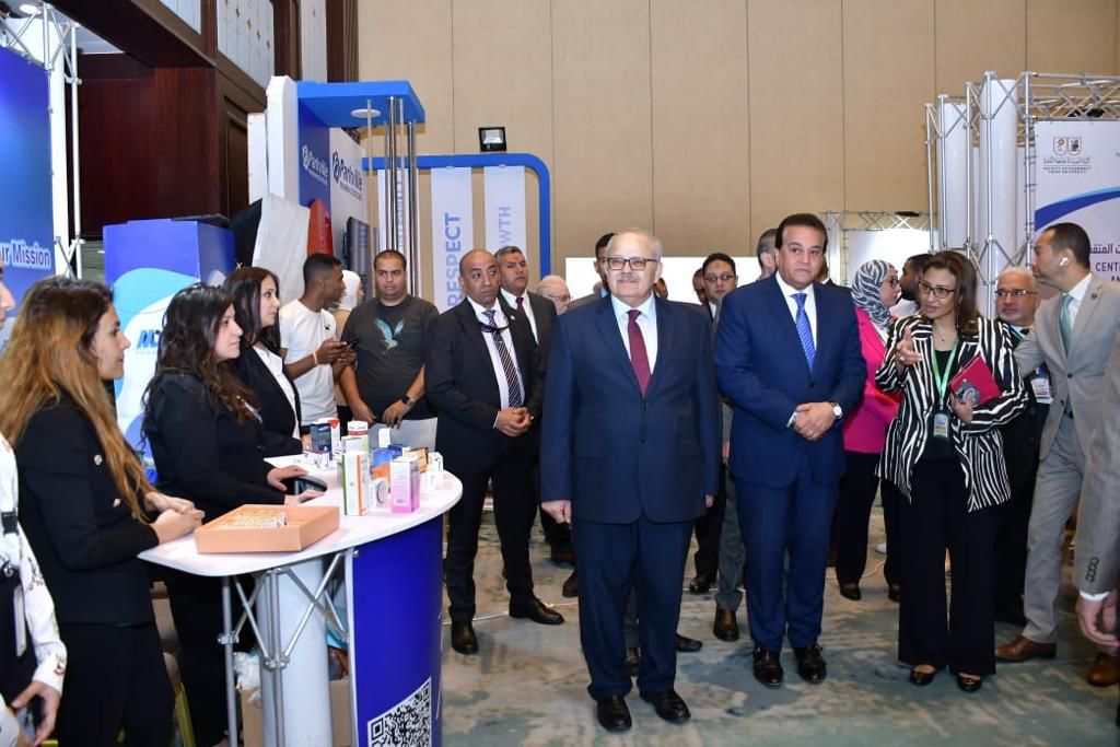 مؤتمر كلية الصيدلة بجامعة القاهرة
