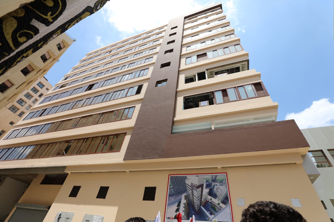 وزير التعليم العالى يتفقد مشروعات طبية في جامعة المنصورة
