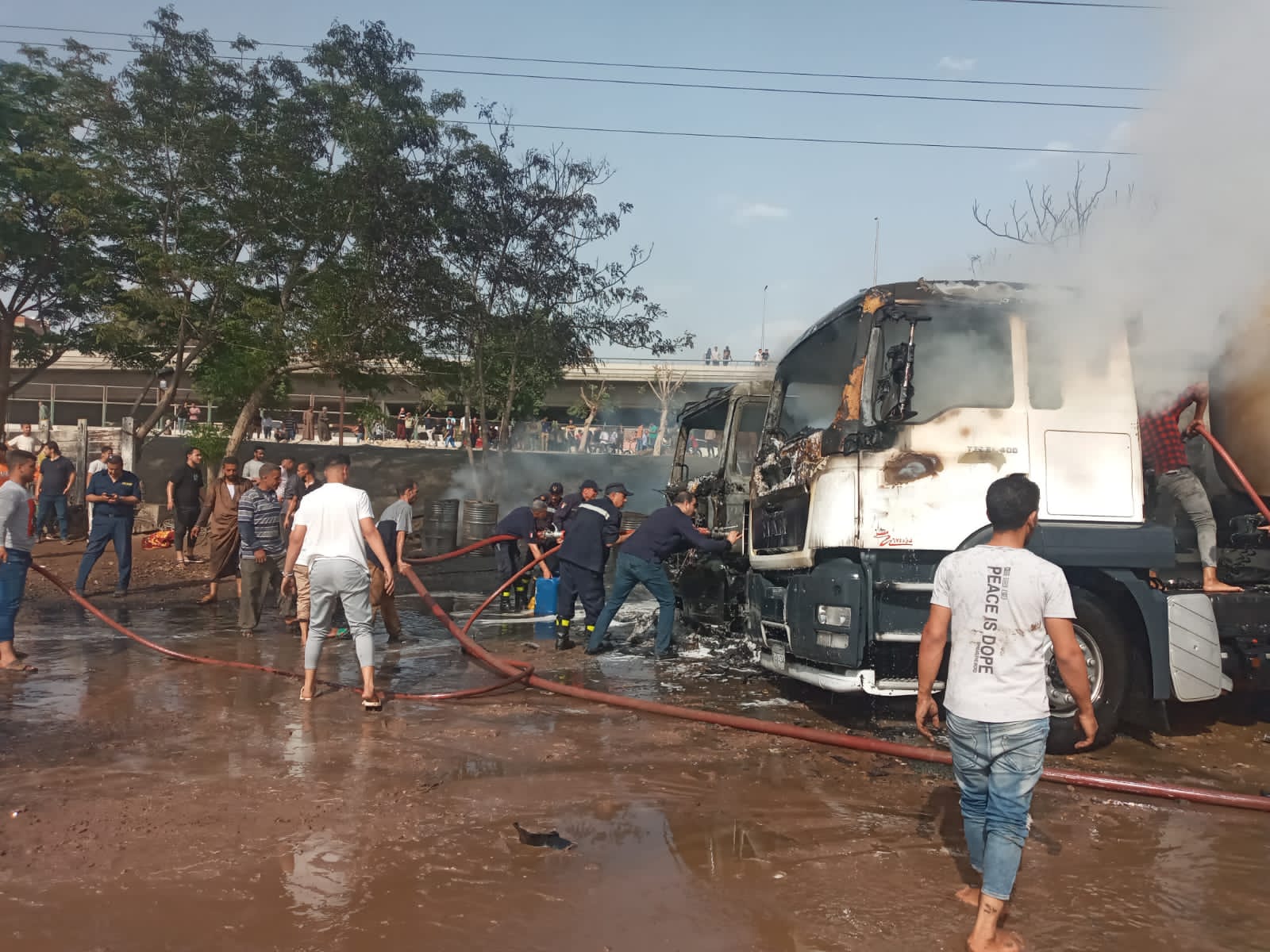 حريق بجراج مواد بترولية