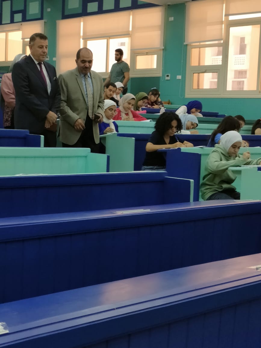 رئيس جامعة عين شمس في كلية العلوم