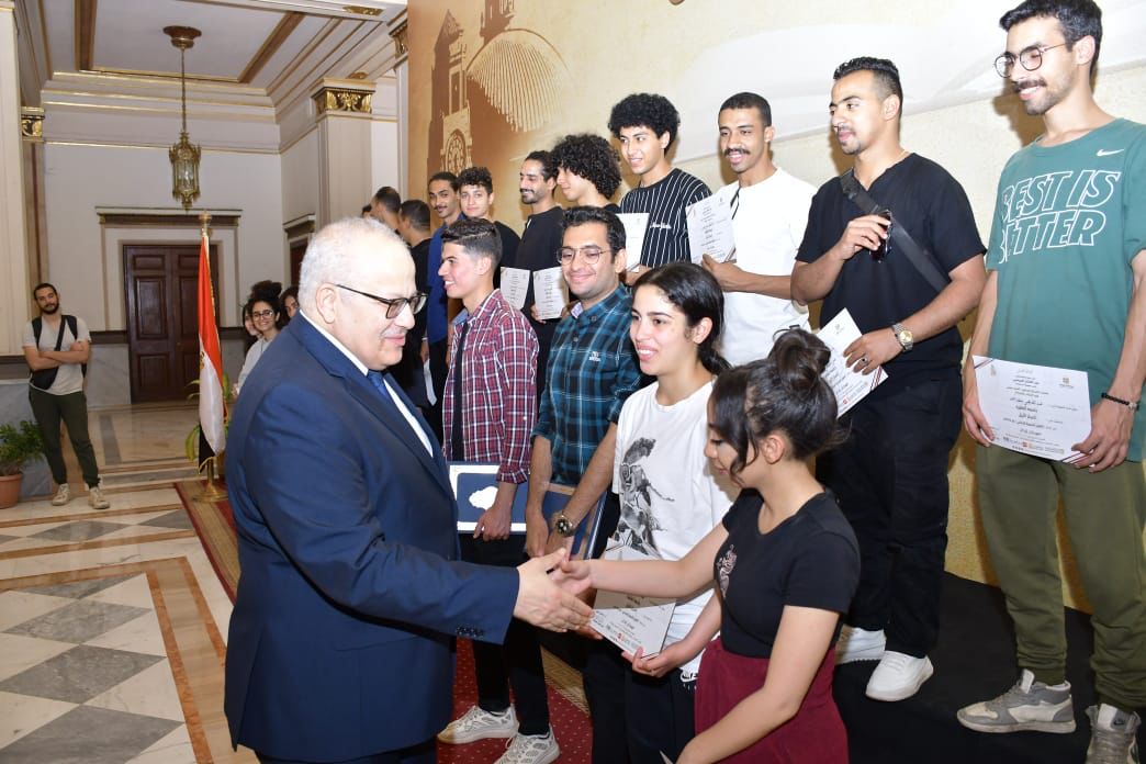 طلاب جامعة القاهرة الفائزون