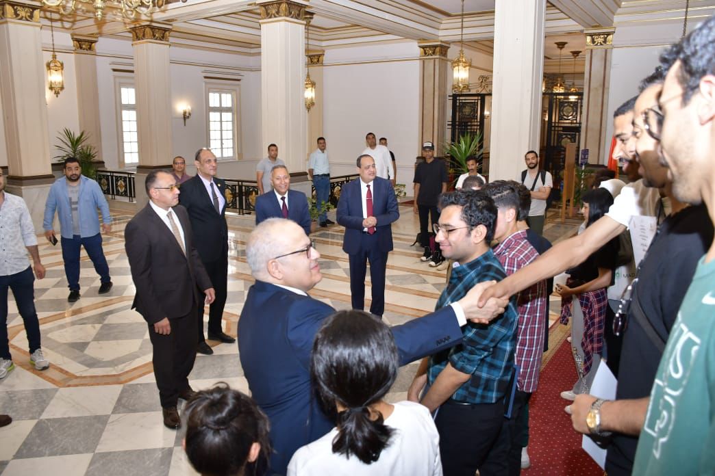 طلاب جامعة القاهرة الفائزون
