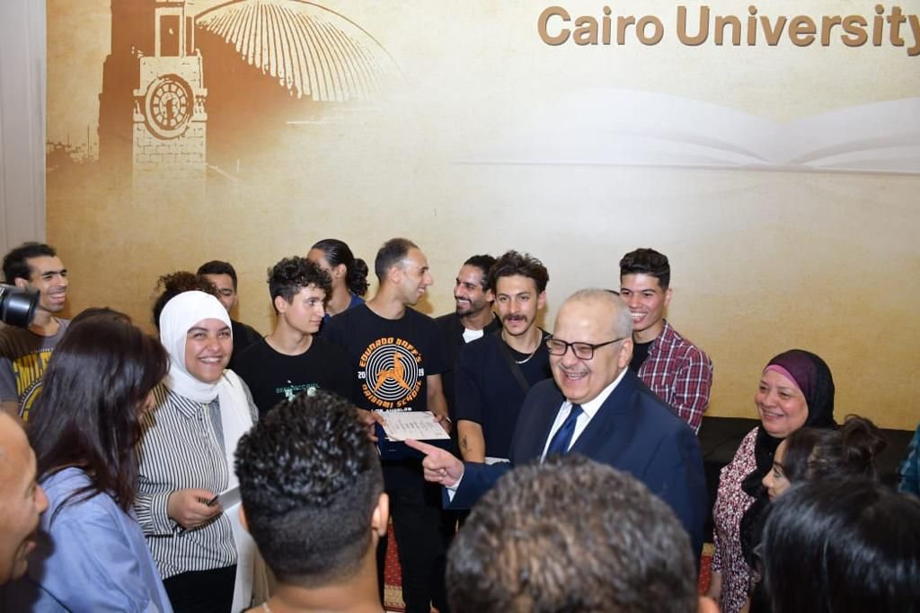 طلاب جامعة القاهرة الفائزون