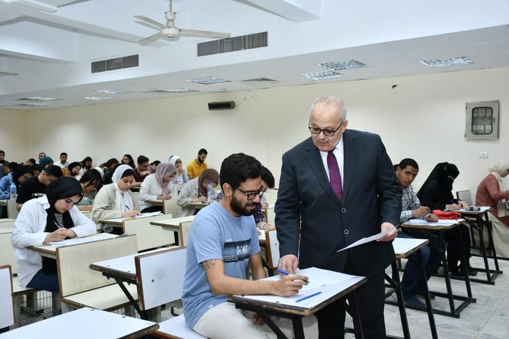 امتحانات جامعة القاهرة