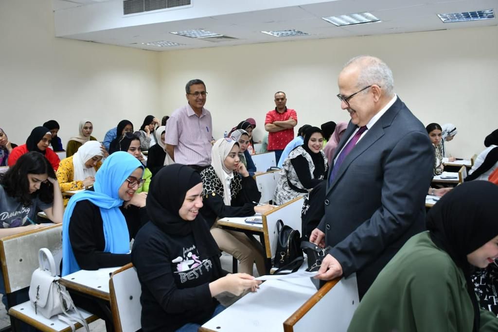 امتحانات جامعة القاهرة