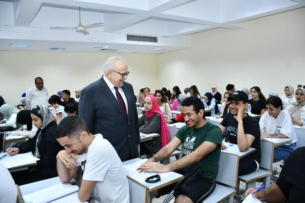 امتحانات جامعة القاهرة