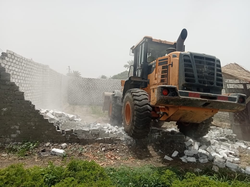 38444098-c8a2-40c2-a1dd-15e776b18b9f