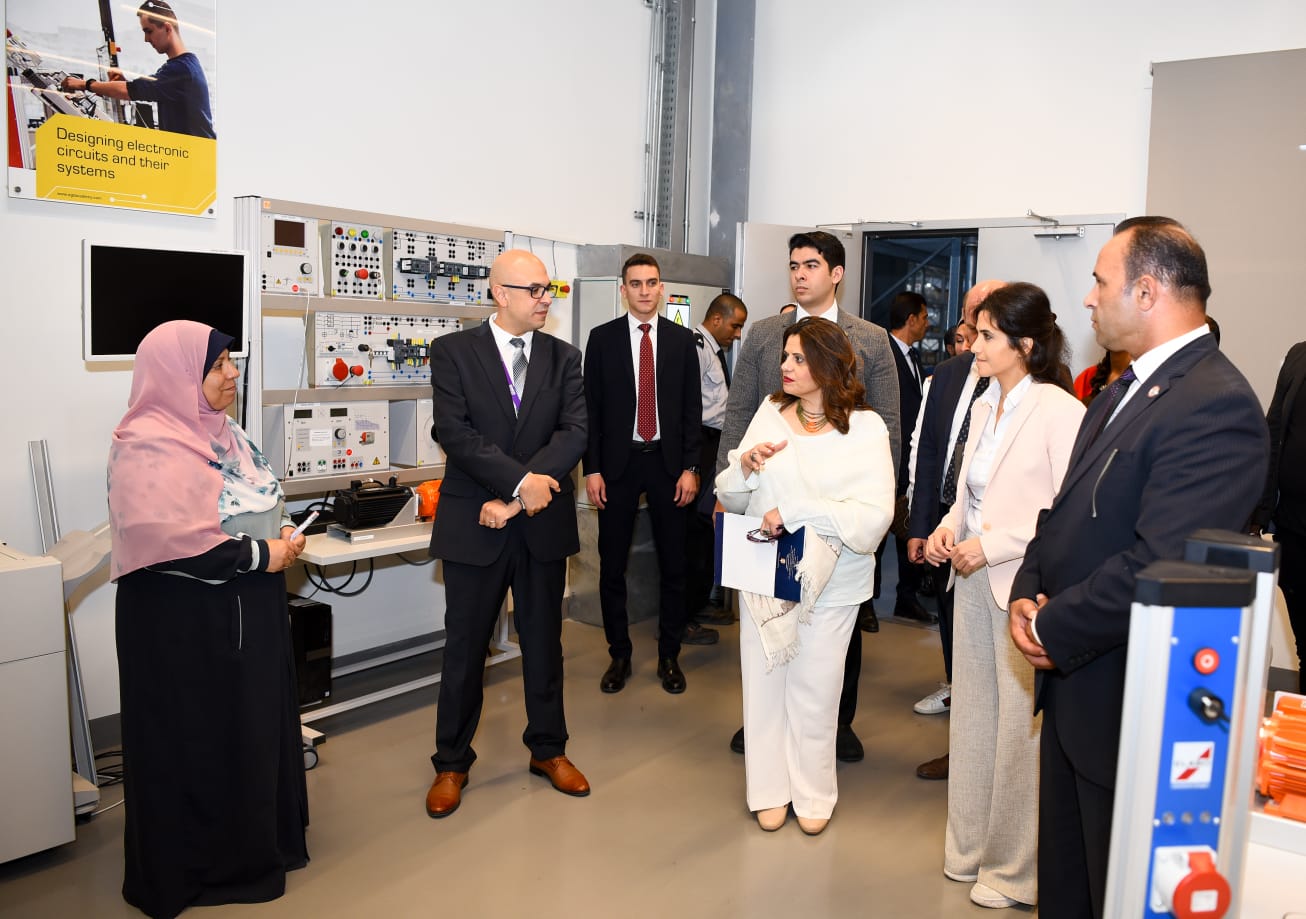 ab986858-2a87-4826-9ccb-3a37c44507b0