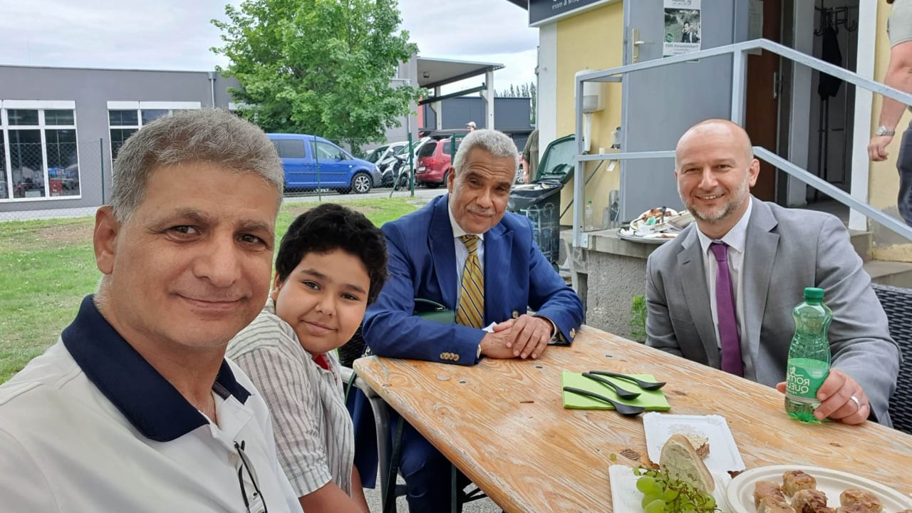 ea52e07d-bf19-423d-b152-34d43ef9e315