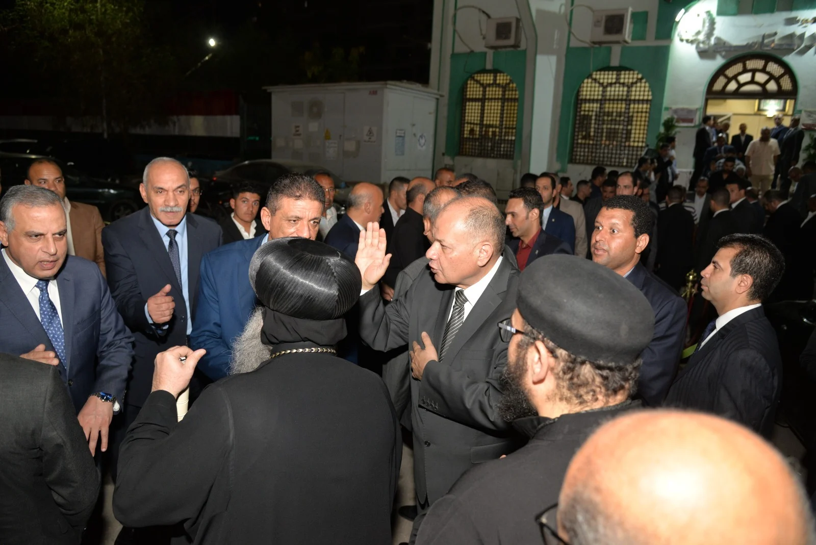 محافظ أسيوط يعزي في شقيق محافظ المنيا