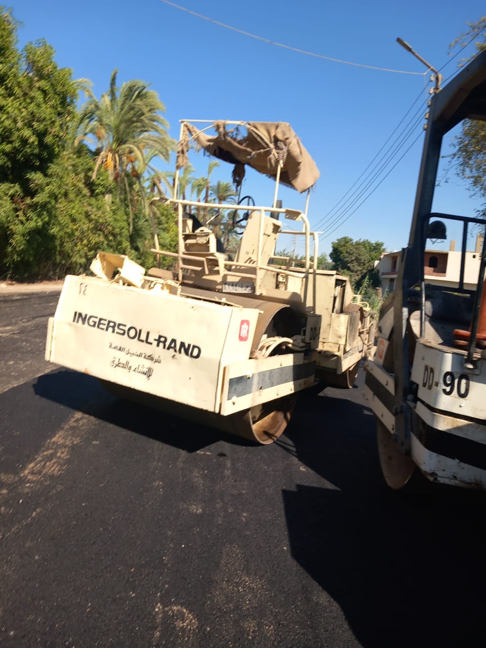 أعمال رصف طريق  أسيوط - البداري 