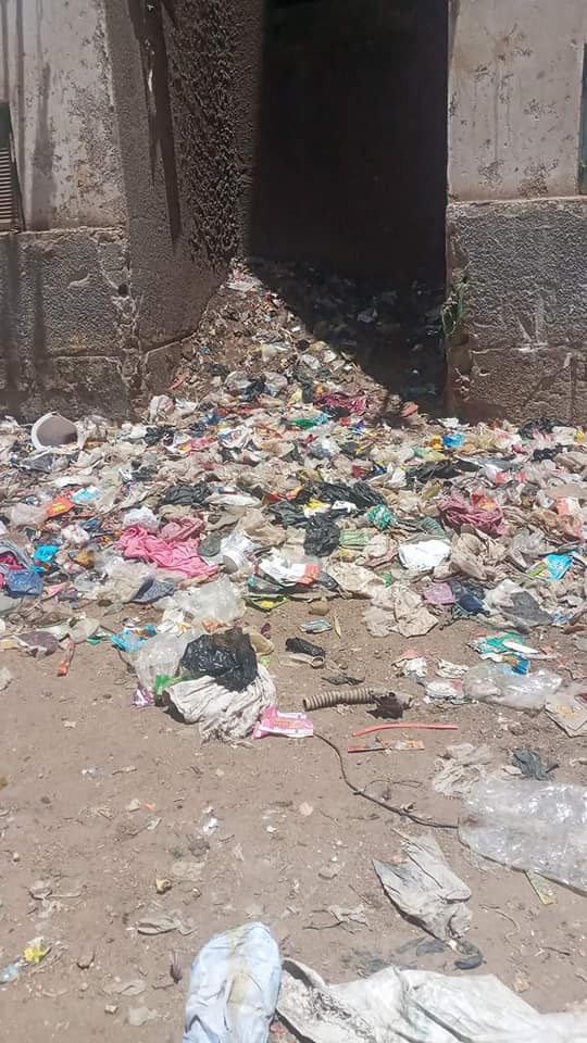 القمامة وتراكم النفايات الصلبة تحاصر حي غرب أسيوط