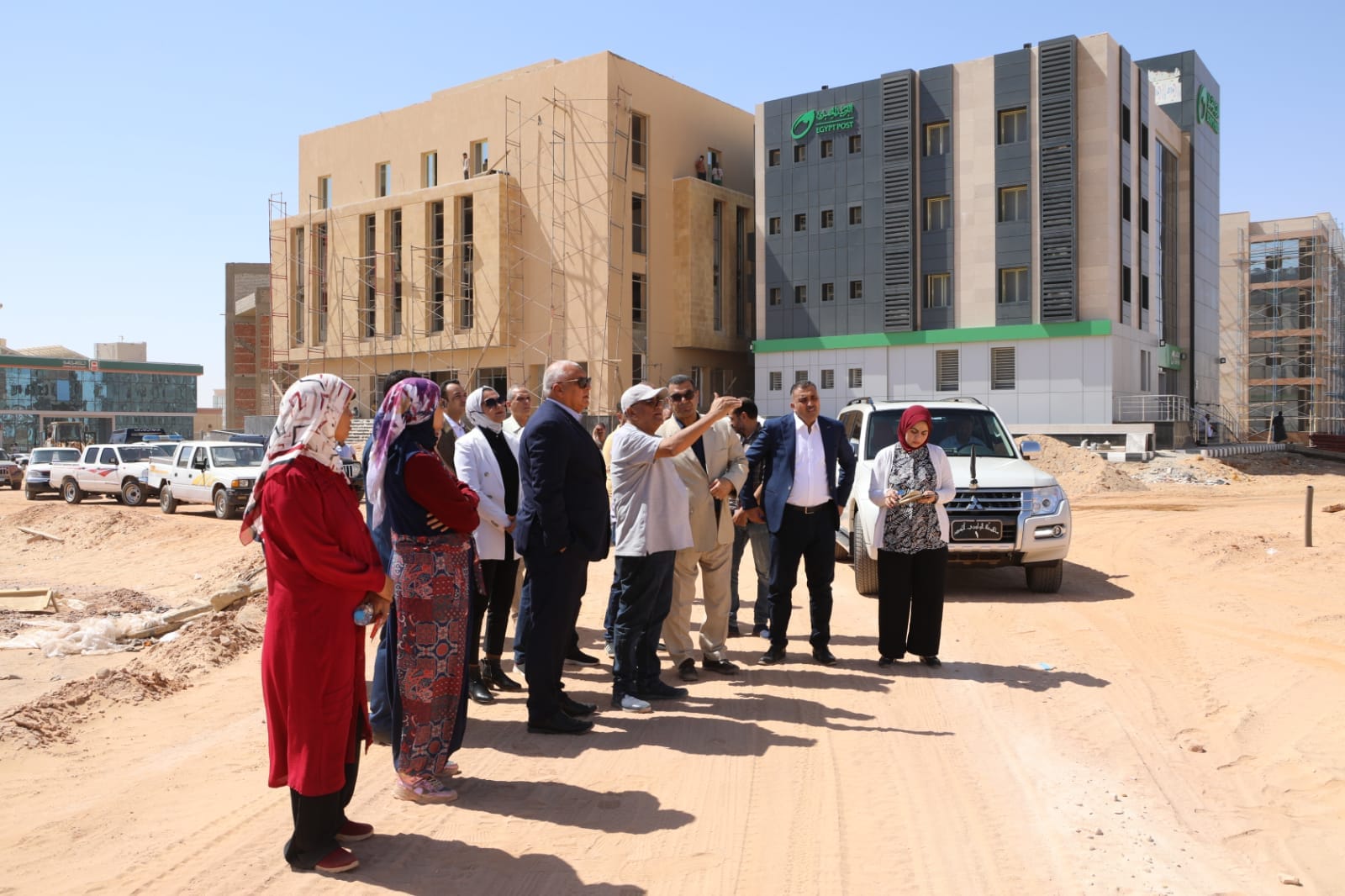 محافظ الوادي الجديد يتابع موقف تشغيل المرافق بالعاصمة الإدارية الجديدة للمحافظة 