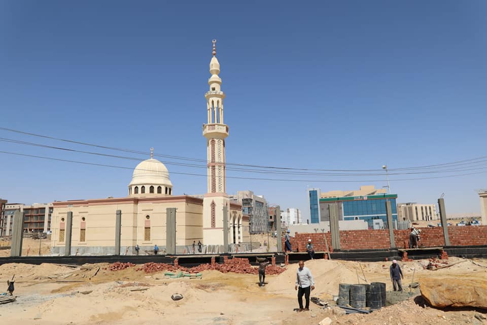 محافظ الوادي الجديد يتابع موقف تشغيل المرافق بالعاصمة الإدارية الجديدة للمحافظة 