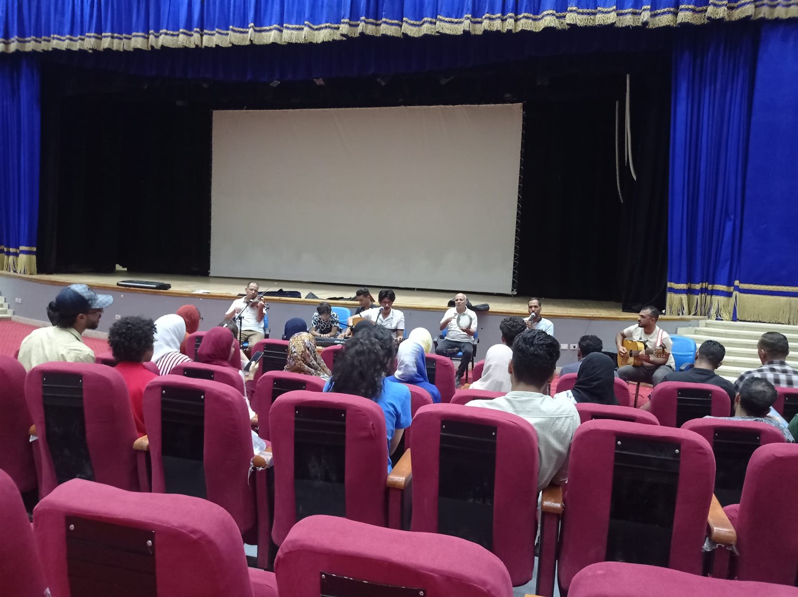 تنظيم أنشطة ثقافية وفنية في قصور وبيوت ثقافة الوادي الجديد