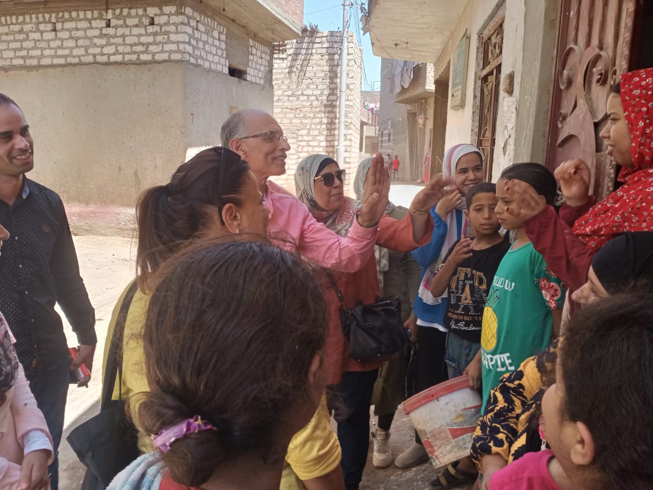 القومي للمرأة في محافظة أسيوط يدشن حملة طرق الابواب “عنوان بلدي أمانة” 