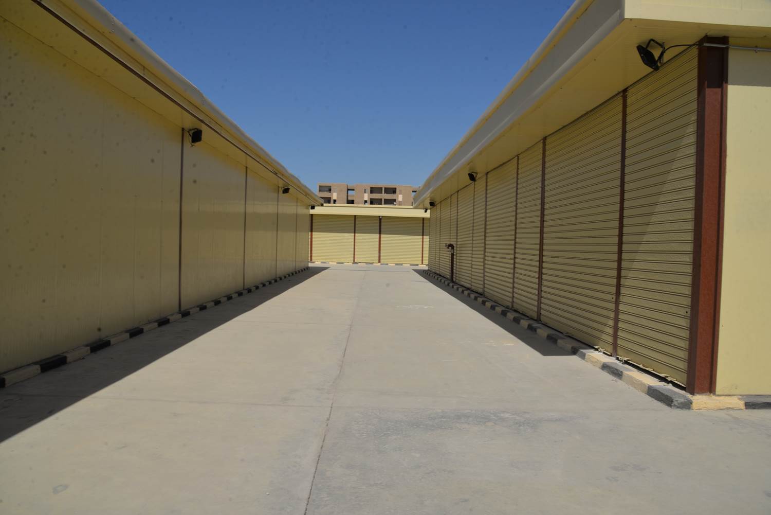 محافظ أسيوط يتفقد أعمال إنشاء سوق قرية دشلوط النموذجي بمركز ديروط