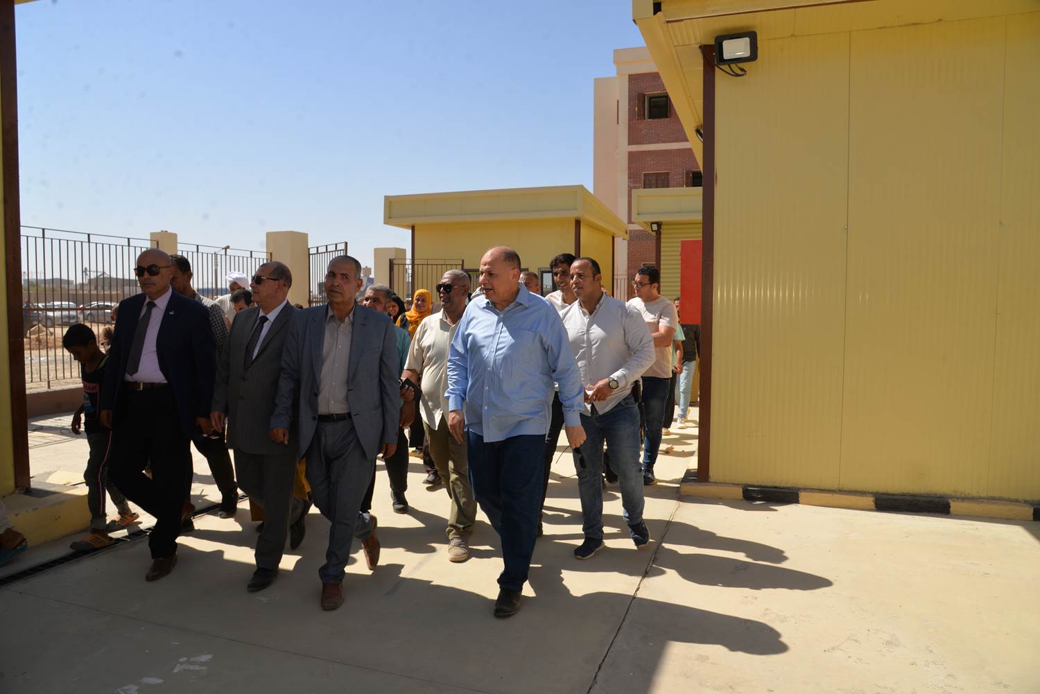 محافظ أسيوط يتفقد أعمال إنشاء سوق قرية دشلوط النموذجي بمركز ديروط