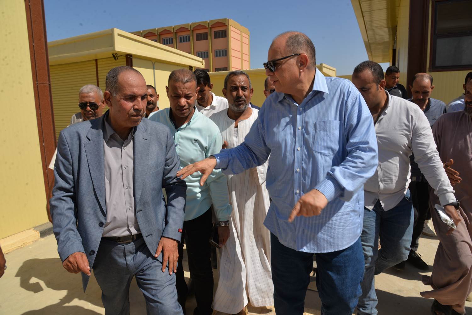 محافظ أسيوط يتفقد أعمال إنشاء سوق قرية دشلوط النموذجي بمركز ديروط