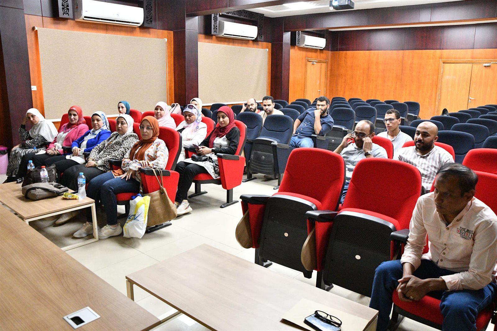 تقام في جامعة الوادي الجديد دورة تدريبية لإعداد المعلم الجامعي