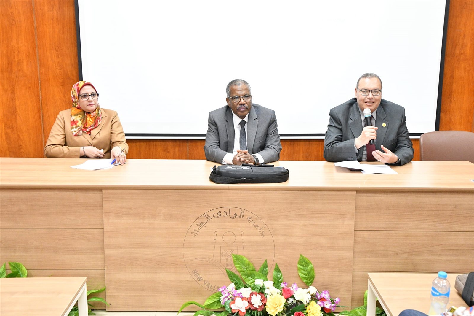 تقام في جامعة الوادي الجديد دورة تدريبية لإعداد المعلم الجامعي