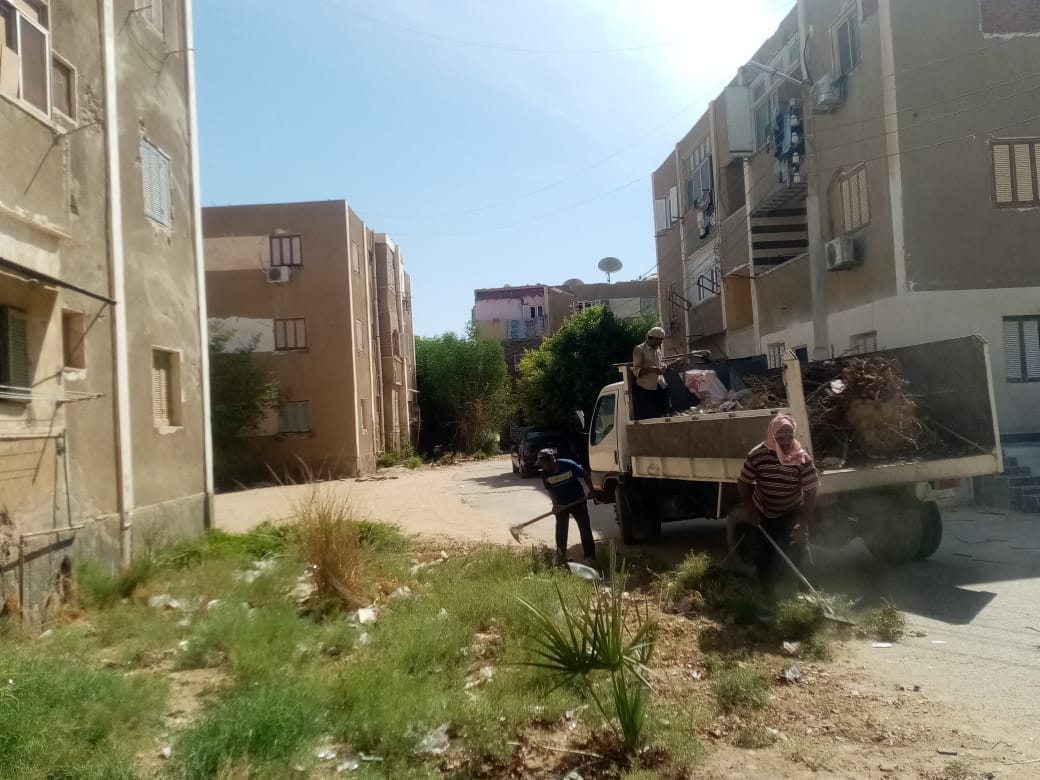 تكثيف حملات نظافة أحياء مدينة الخارجة