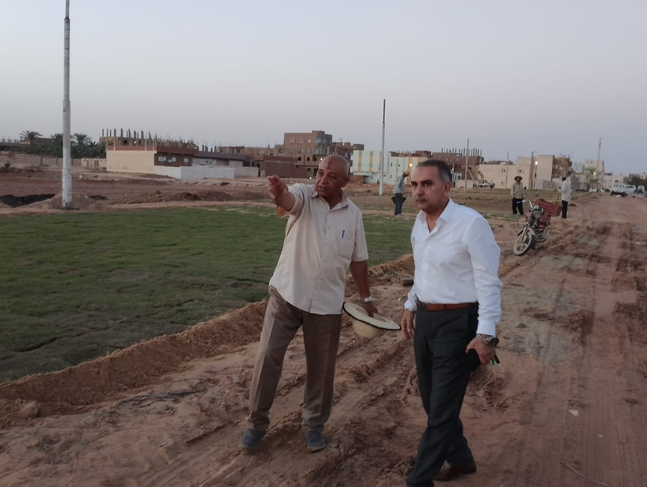 انشاء مسطح أخضر كمتنفس لأهالي الداخلة