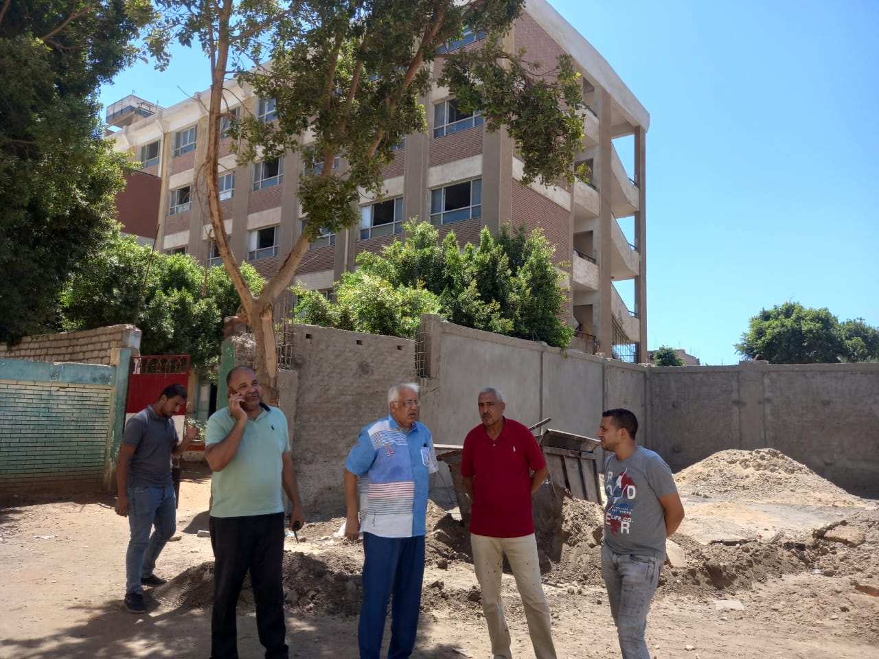 رئيس مركز ومدينة صدفا يفحص مشروعات المبادرة الرئاسية لتطوير الريف المصري