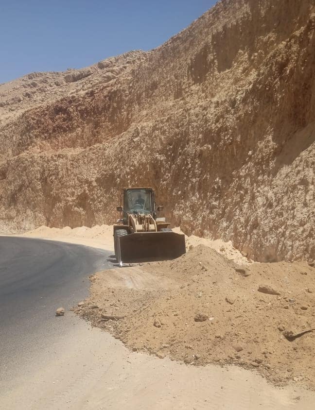 رئيس مركز ومدينة الغنايم تم عمل ساتر رمال بمنحنيات الجبال لتقليل الحوادث