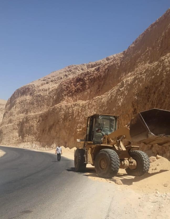 رئيس مركز ومدينة الغنايم تم عمل ساتر رمال بمنحنيات الجبال لتقليل الحوادث