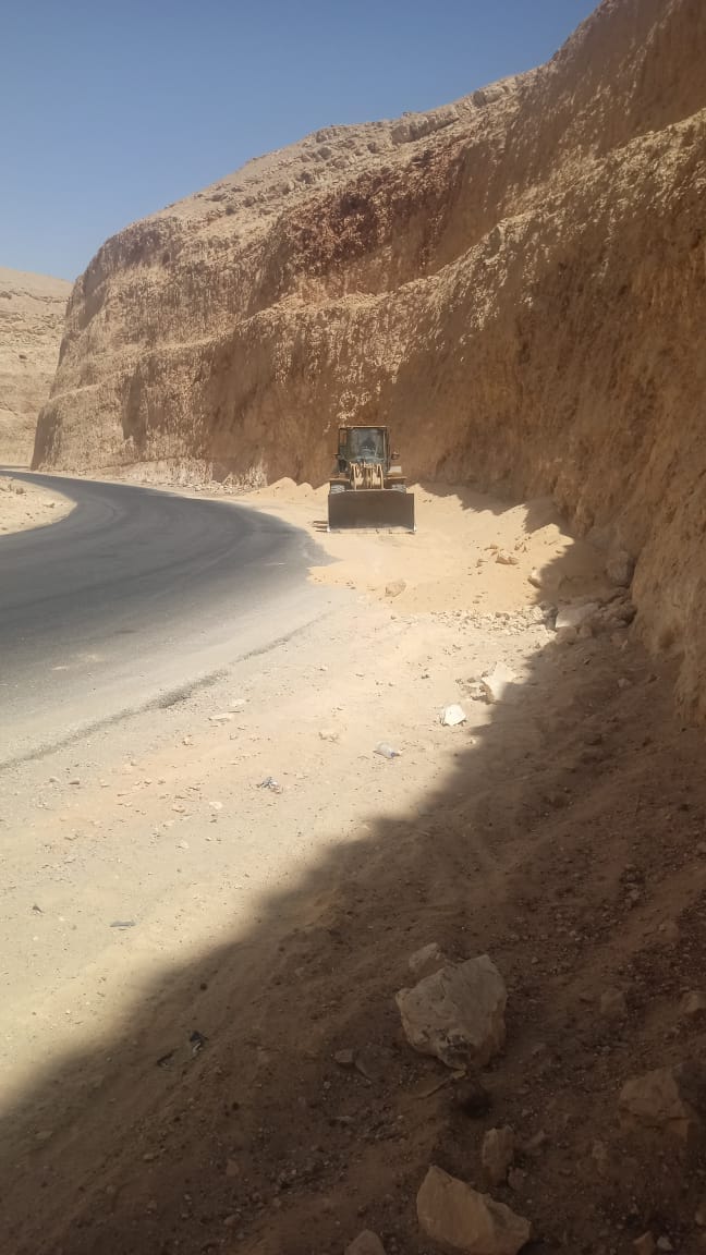 رئيس مركز ومدينة الغنايم تم عمل ساتر رمال بمنحنيات الجبال لتقليل الحوادث