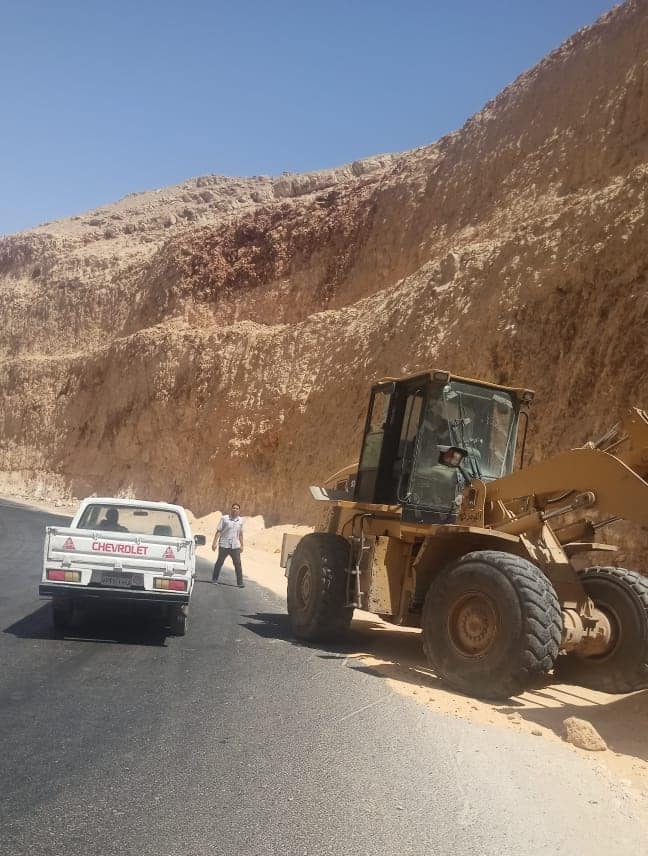 رئيس مركز ومدينة الغنايم تم عمل ساتر رمال بمنحنيات الجبال لتقليل الحوادث