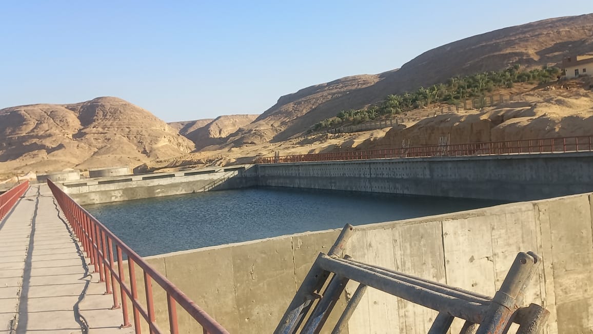 رئيس مركز ومدينة الغنايم يتفقد محطة معالجة صرف صحي بقرية المشايعة