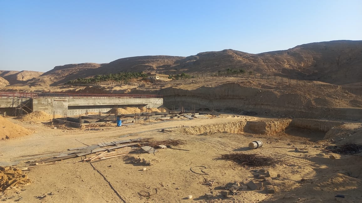 رئيس مركز ومدينة الغنايم يتفقد محطة معالجة صرف صحي بقرية المشايعة