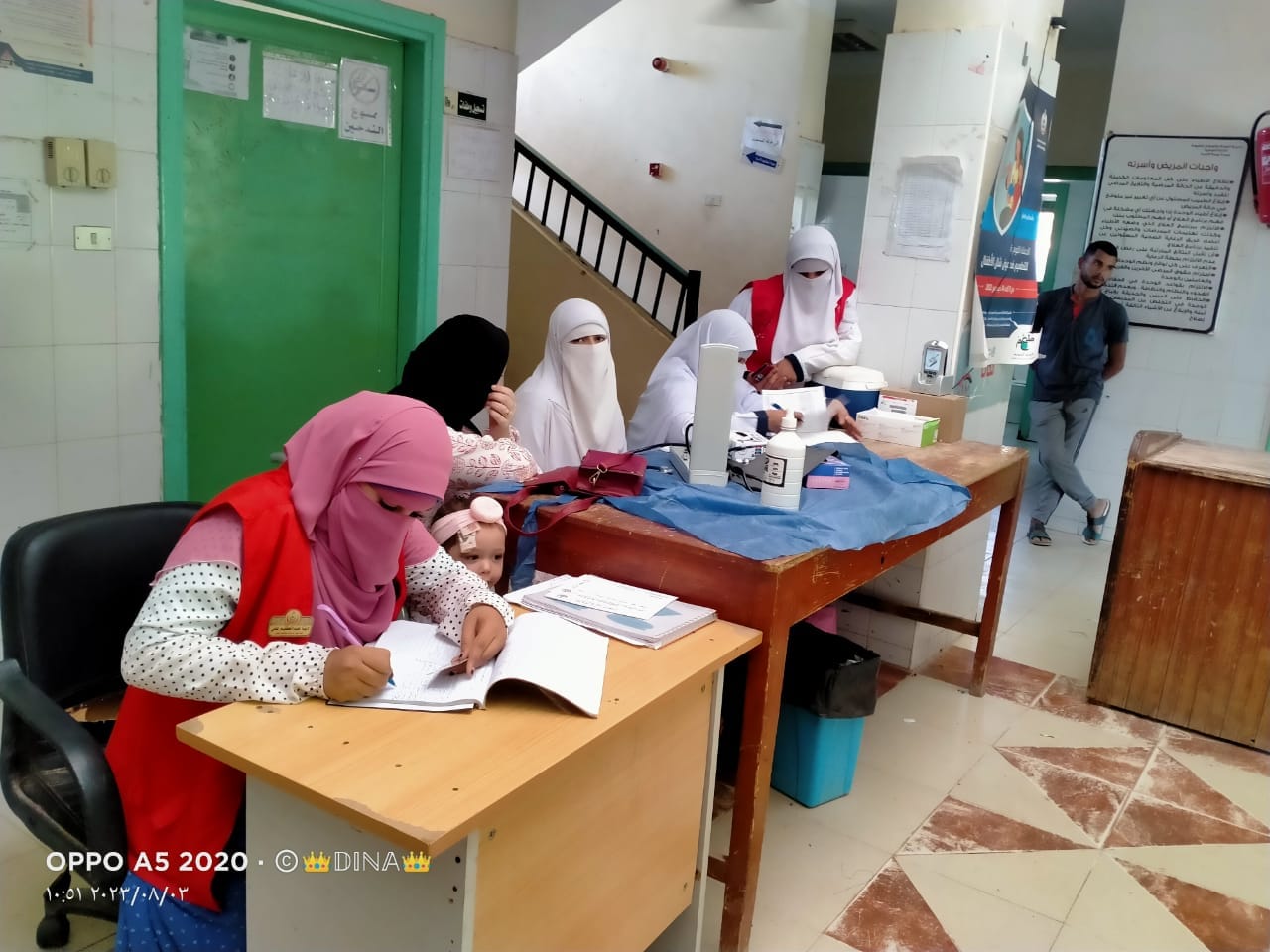 ١٠٠ مليون صحة تزور أهالي مركز الغنايم بفرق طبية متنقلة