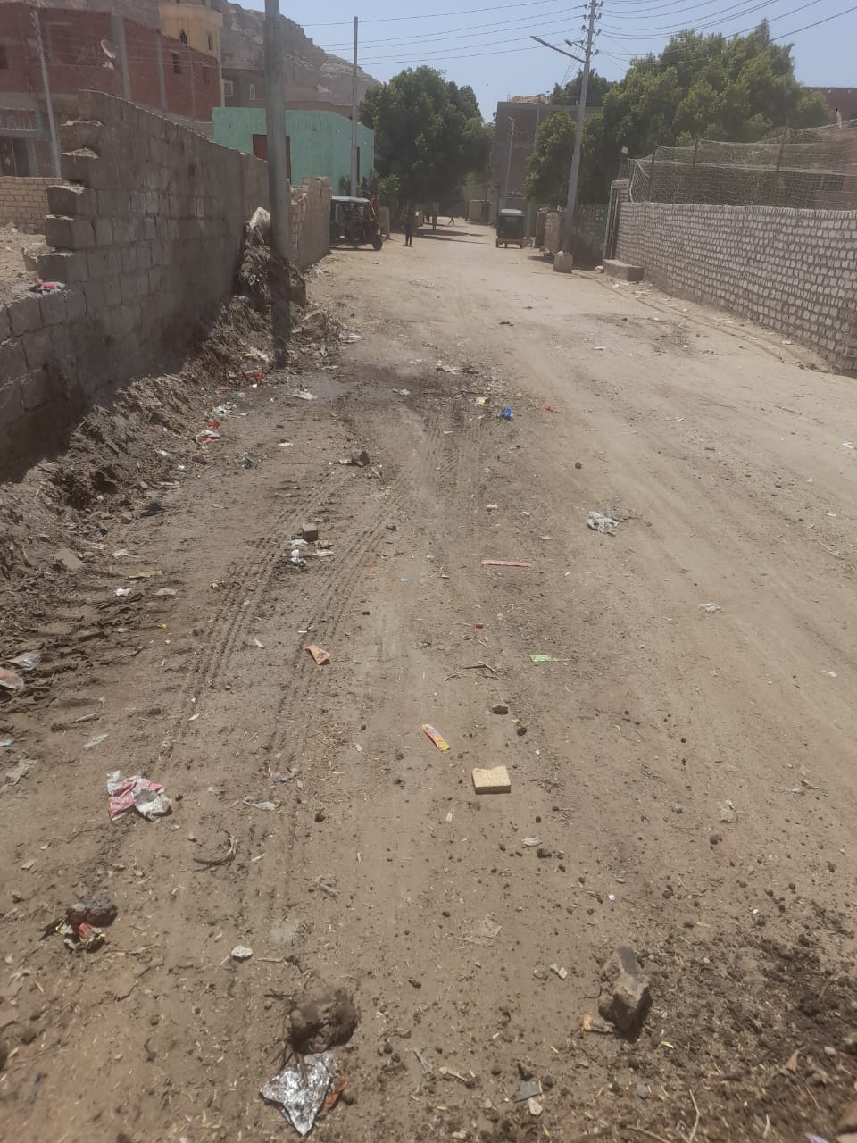 رفع 72 طنًا مخلفات من منطقة كوبري العسيرات والمظليطين بمركز ابنوب