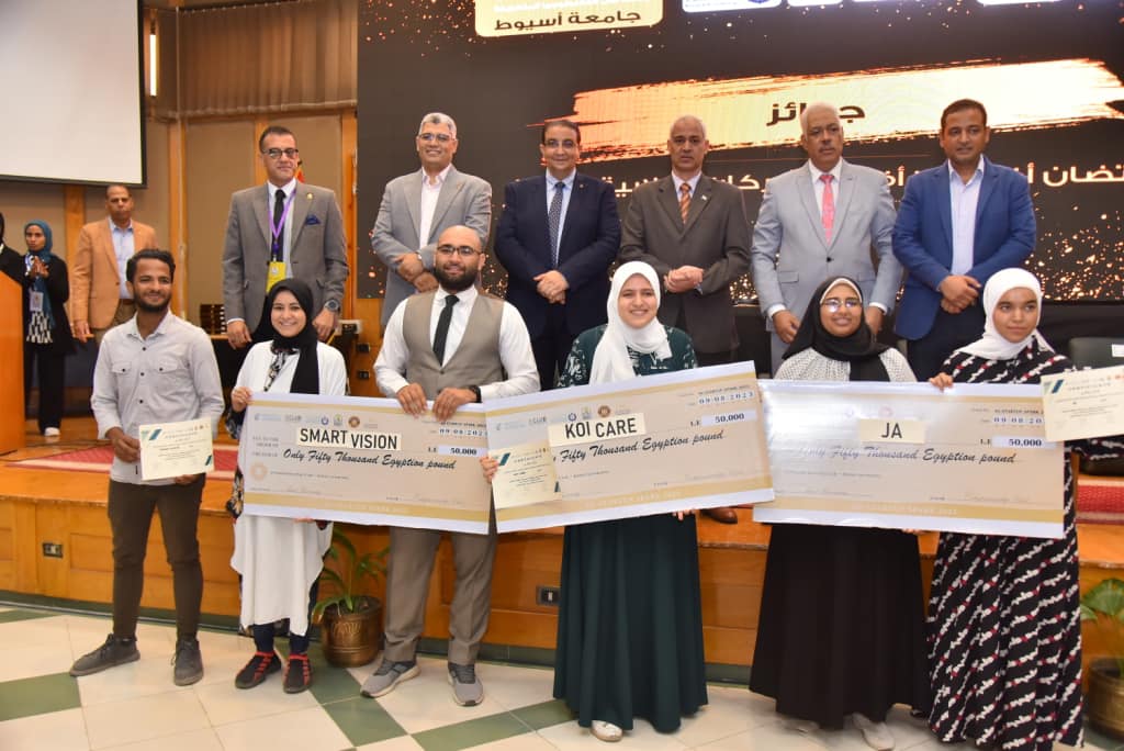 نادي ريادة الأعمال بجامعة أسيوط يختتم اعماله في نسخته الأولى