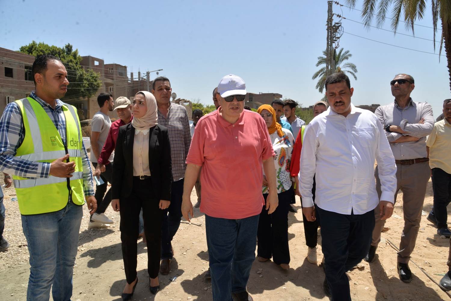 محافظ أسيوط يتفقد الأعمال الإنشائية للمركز الطبي بقرية الشيخ شحاتة بساحل سليم