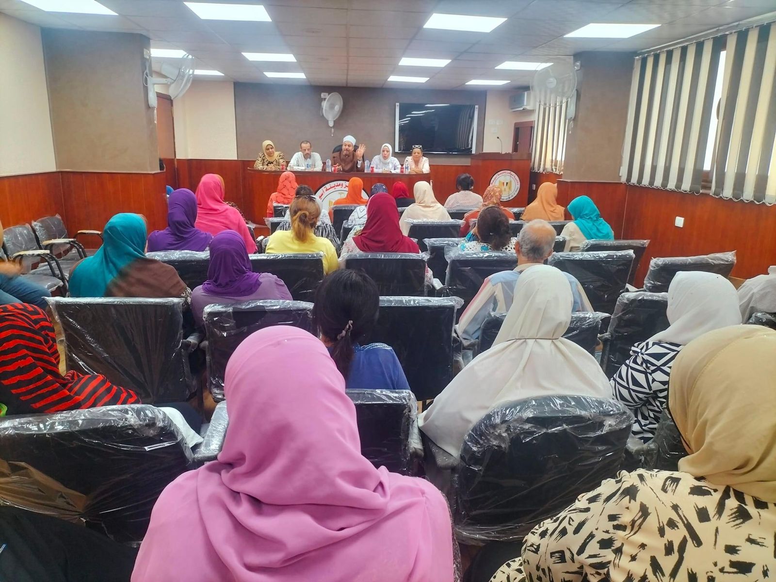 أسباب وآثار المشكلة السكانية في ندوة اجتماعية برئاسة مركز ومدينة اسيوط