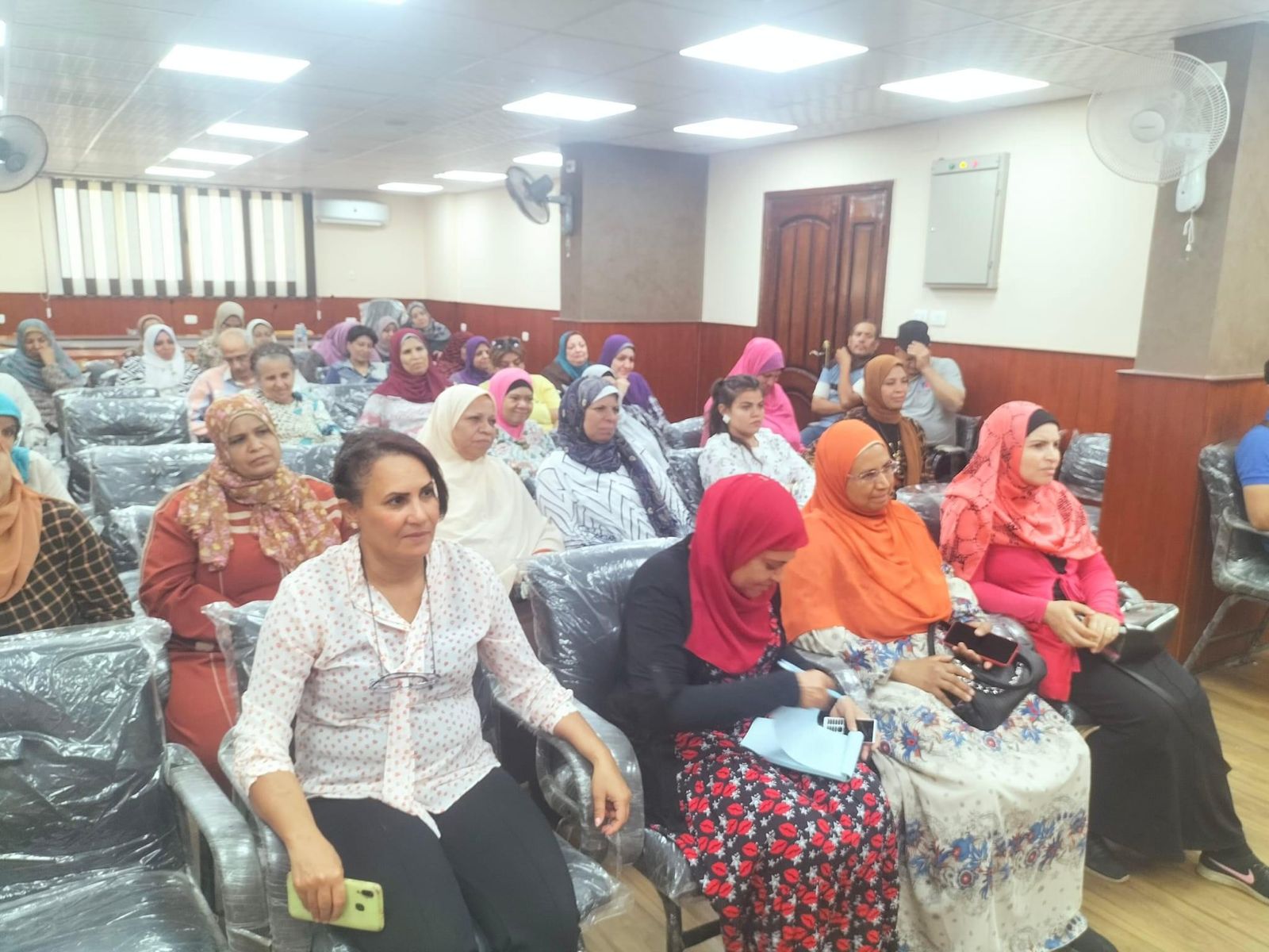أسباب وآثار المشكلة السكانية في ندوة اجتماعية برئاسة مركز ومدينة اسيوط