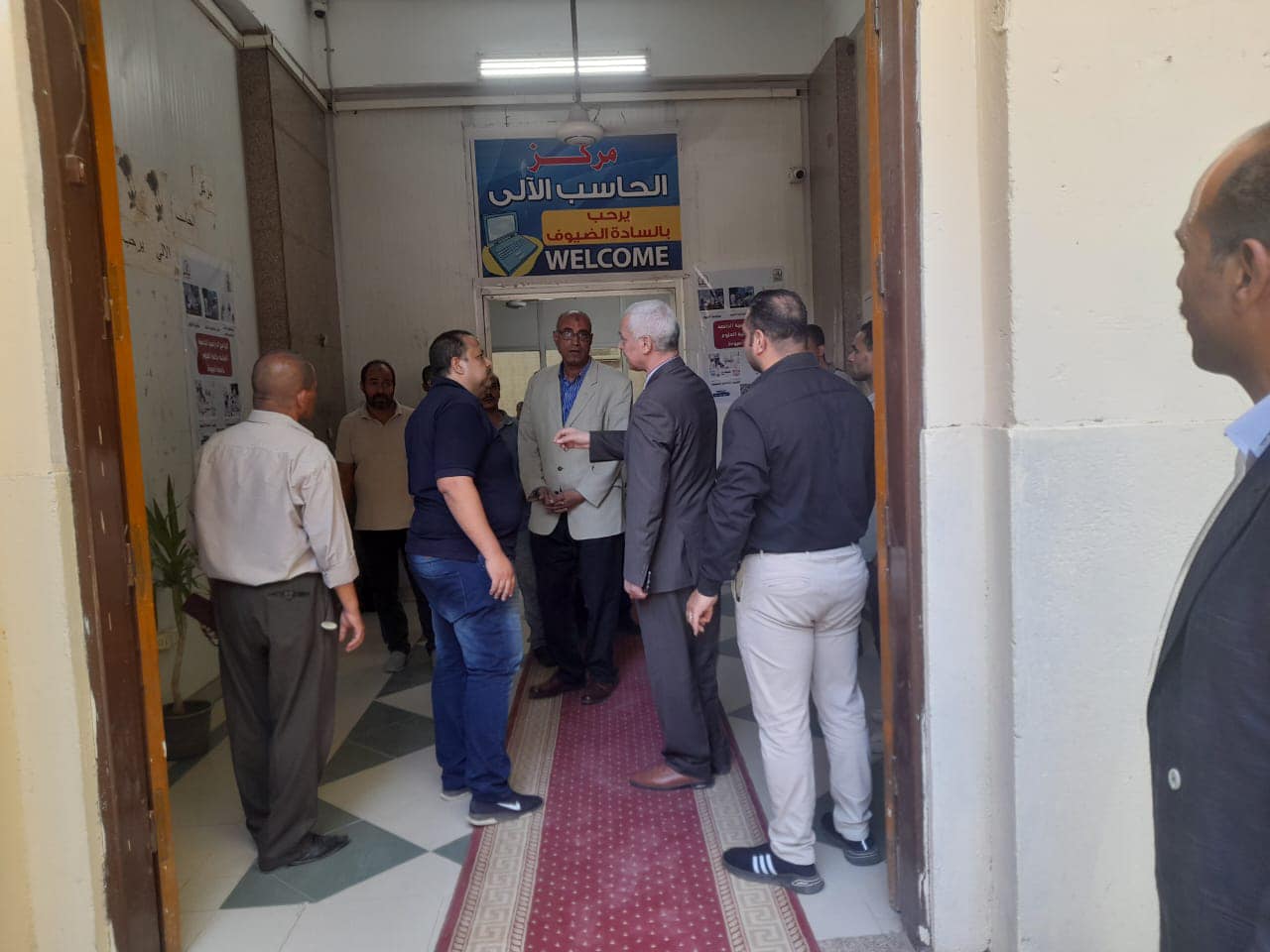 نائب رئيس جامعة أسيوط يتابع انتظام أعمال التنسيق الإلكتروني بالجامعة