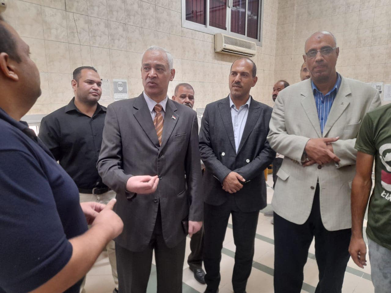 نائب رئيس جامعة أسيوط يتابع انتظام أعمال التنسيق الإلكتروني بالجامعة