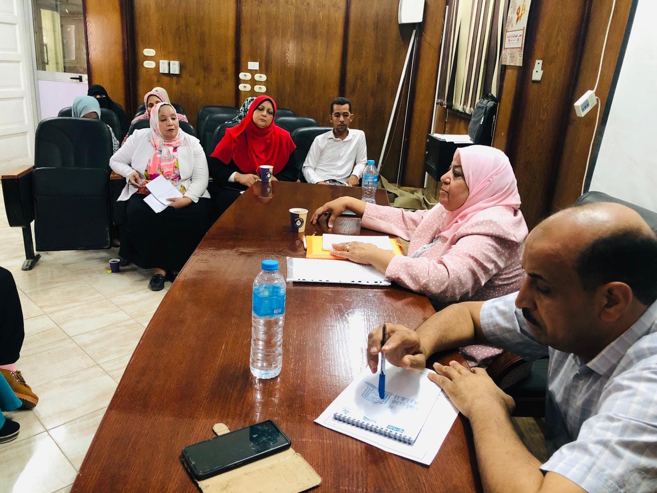 رئيس الإدارة المركزية بقطاع السكان وتنظيم الأسرة تجتمع بمشرفات التمريض والرائدات بأسيوط