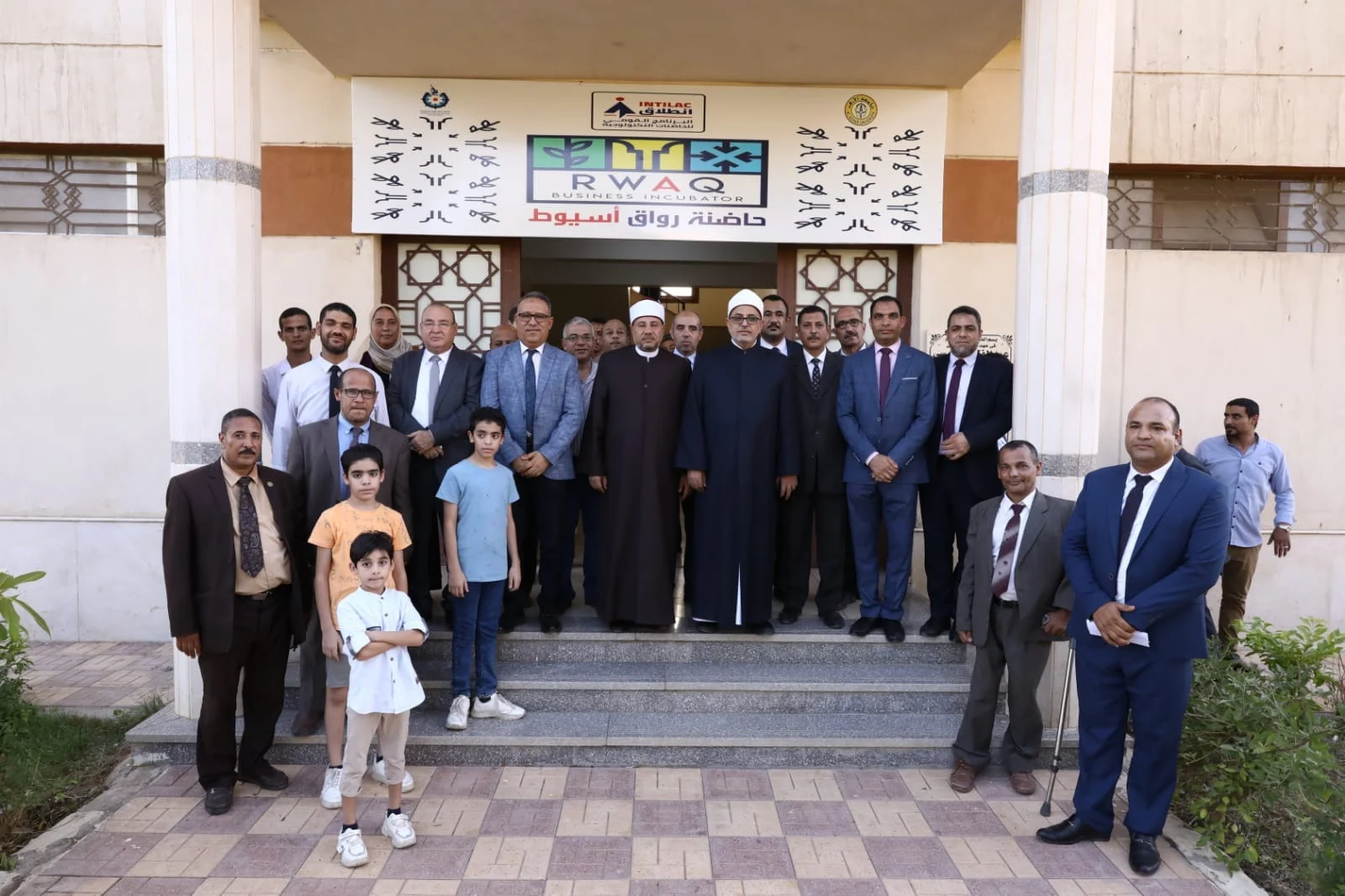 رئيس جامعة الازهر بتفقد حاضنة الأعمال التكنولوجية في أسيوط