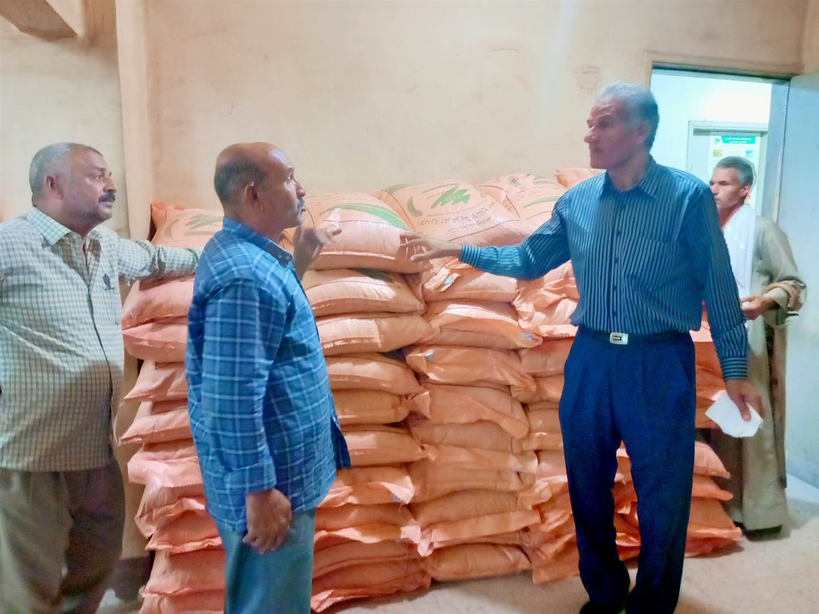 اسيوط .. تتسلم 150 طن من تقاوي الفول البلدي باصنافة المختلفة