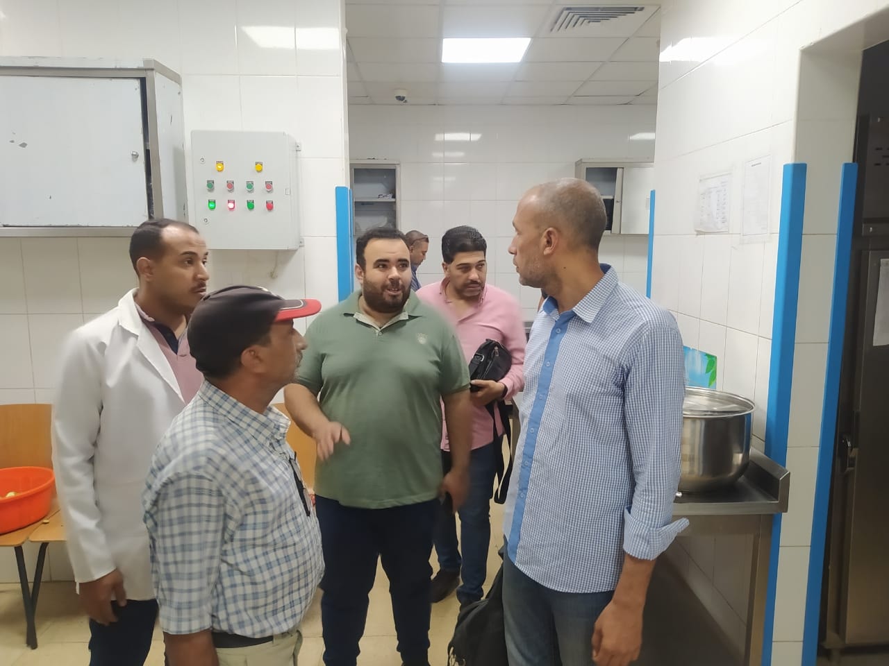 شئون البيئة بمدينة أبوتيج ننفقد المستشفى المركزي للاطمئنان على تطبيق الإجراءات الصحية