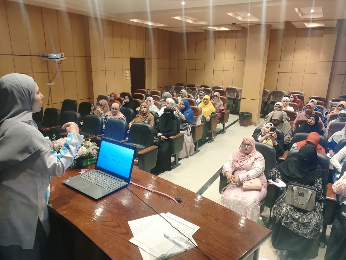 جلسة تدريبية لمنسقي الجودة بإدارتي القوصيه وأبوتيج الصحية