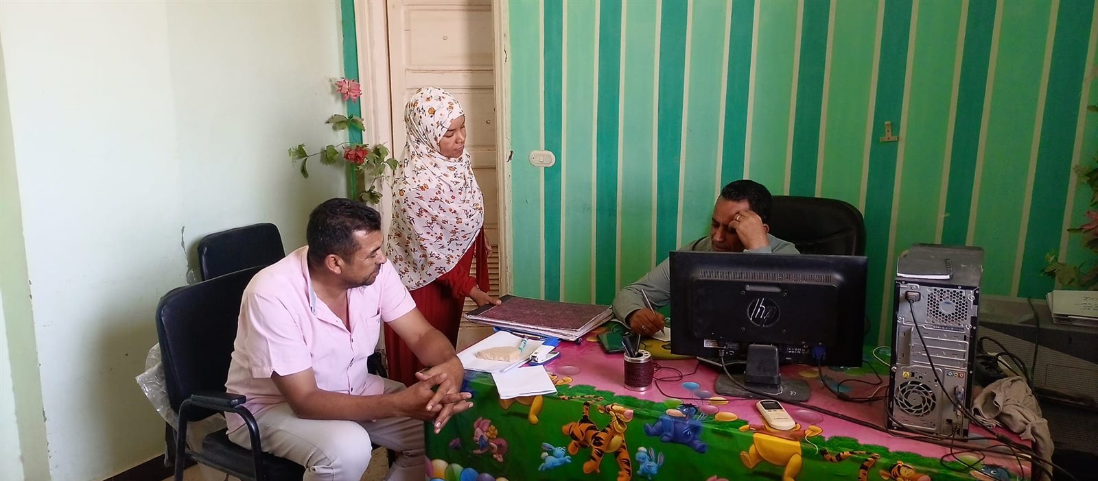 رئيس الوحدة المحلية بباريس يشدد علي ضرورة الالتزام بترشيد استخدام الطاقة الكهربائية