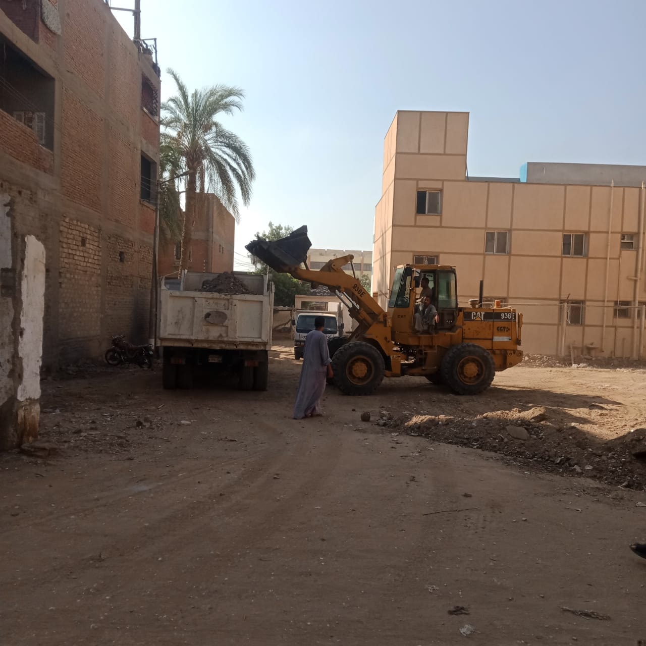 رئيس مركز ومدينة أبوتيج يتفقد مجمع الخدمات بقريتي النخيلة وباقور