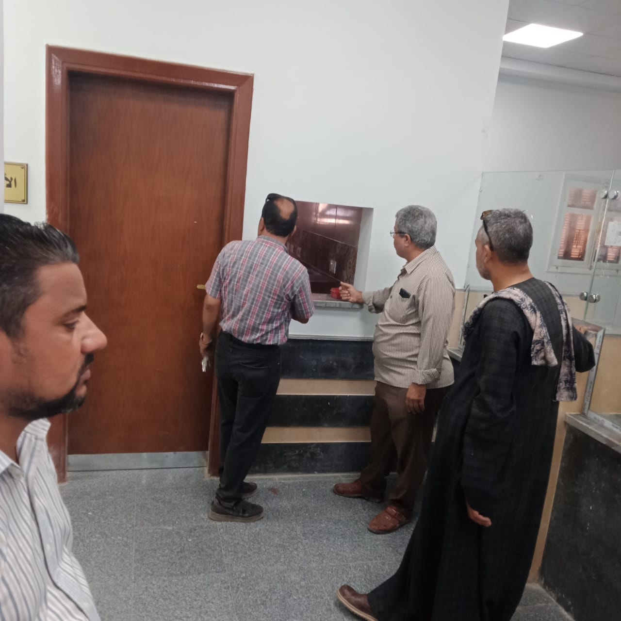 رئيس مركز ومدينة أبوتيج يتفقد مجمع الخدمات بقريتي النخيلة وباقور